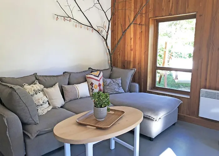 Cosy Nature Chalet Alzon
