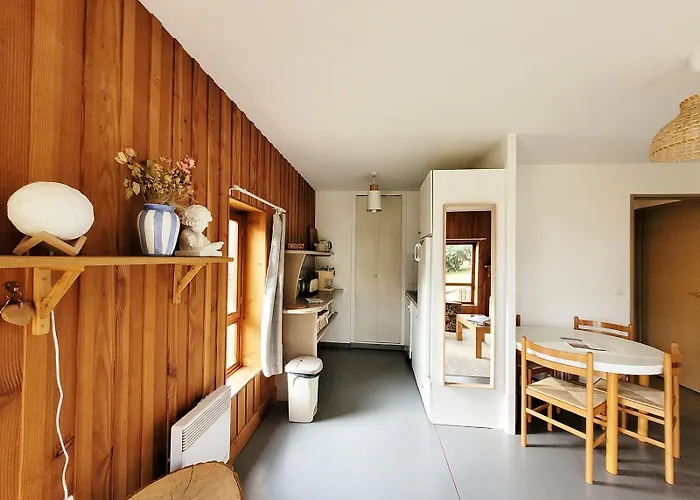 Cosy Nature Chalet Alzon